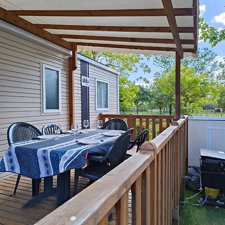 Mobil - 4 Etoiles - 3 Kamp alanı