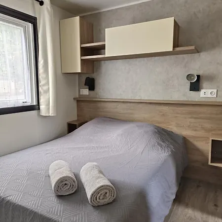 Mobil - 4 Etoiles - 3 *