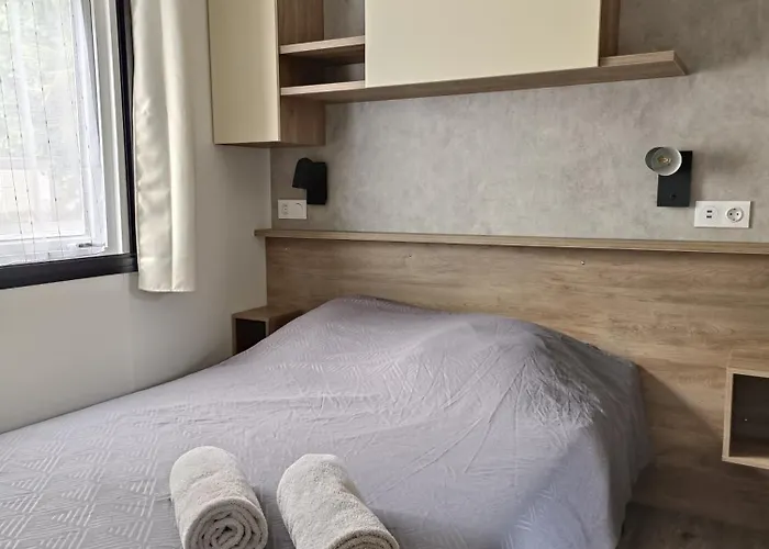 Mobil - 4 Etoiles - 3 *